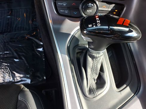 Used 2017 Dodge Challenger R/T Scat Pack RWD image 19