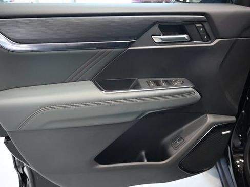 New 2026 GMC Acadia AT4 w/ Luxury Package AWD/4WD image 27