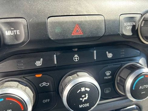 Used 2020 RAM 1500 Big Horn AWD/4WD image 34