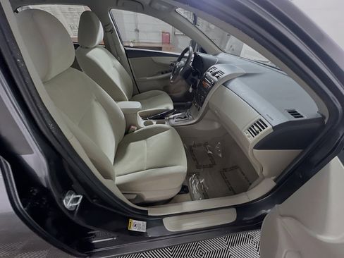 Used 2011 Toyota Corolla LE image 28