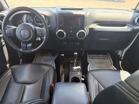 Used 2017 Jeep Wrangler Unlimited Sahara w/ Connectivity Group AWD/4WD image 24