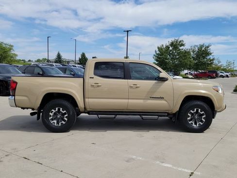 Used 2020 Toyota Tacoma SR5 RWD image 2