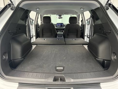 Used 2025 Chevrolet Blazer LT FWD image 36