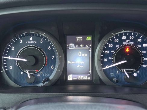 Used 2018 Toyota Sienna XLE FWD image 32