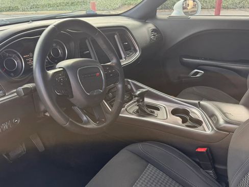 Used 2015 Dodge Challenger SXT RWD image 13