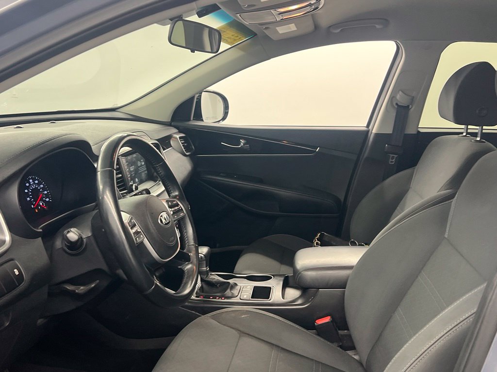Used 2020 Kia Sorento LX w/ LX I4 Convenience Package FWD image 9