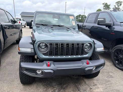 Used 2026 Jeep Wrangler Unlimited Rubicon AWD/4WD image 3
