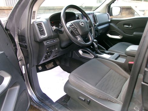 Used 2022 Nissan Frontier SV w/ Technology Package image 15