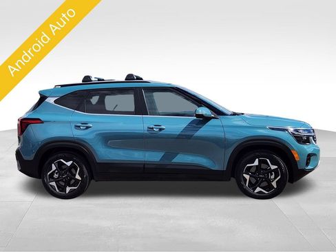 Certified 2025 Kia Seltos EX w/ EX Sunroof Package AWD/4WD image 4