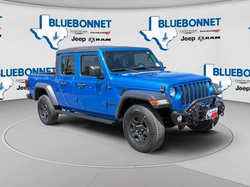 Used 2022 Jeep Gladiator Sport w/ Trailer Tow Package AWD/4WD image 3