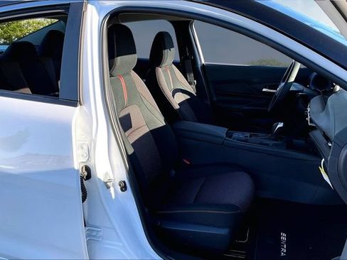 New 2026 Nissan Sentra SR w/ Floor Mat Package FWD image 10