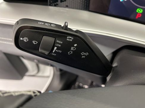 New 2026 Volkswagen Tiguan SE image 19