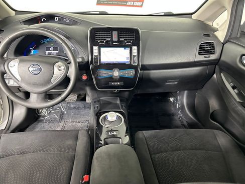 Used 2015 Nissan Leaf SV FWD image 19