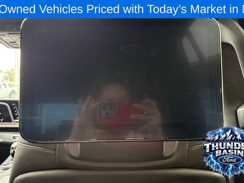 Used 2021 Cadillac Escalade Premium Luxury Platinum w/ Heavy-Duty Trailer Package AWD/4WD image 26