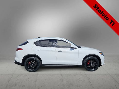 Used 2019 Alfa Romeo Stelvio Ti AWD/4WD image 9