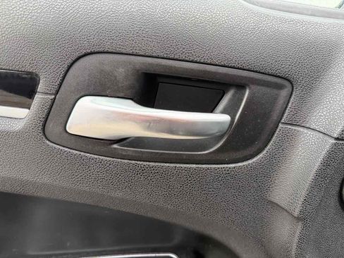 Used 2019 Chrysler 300 S image 9