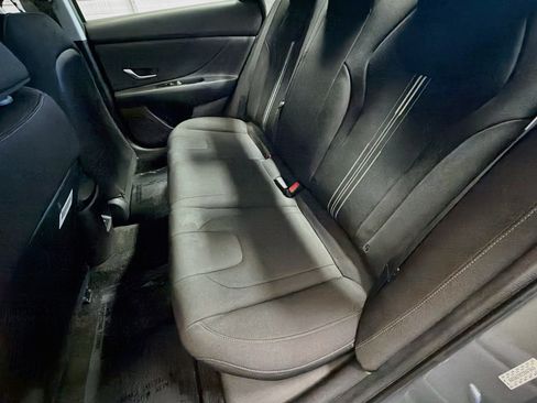 Used 2024 Hyundai Elantra SEL FWD image 13