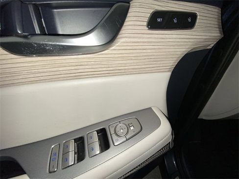 Used 2021 Hyundai Palisade Limited image 13