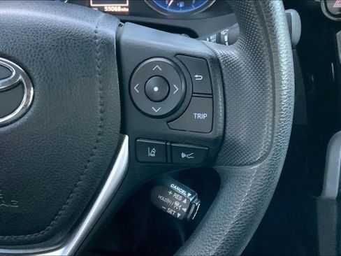Used 2017 Toyota Corolla XLE FWD image 25