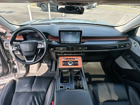 Used 2021 Lincoln Aviator Reserve w/ Equipment Group 202A AWD/4WD image 3