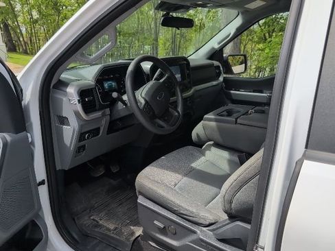 Used 2022 Ford F150 XLT w/ Trailer Tow Package image 4