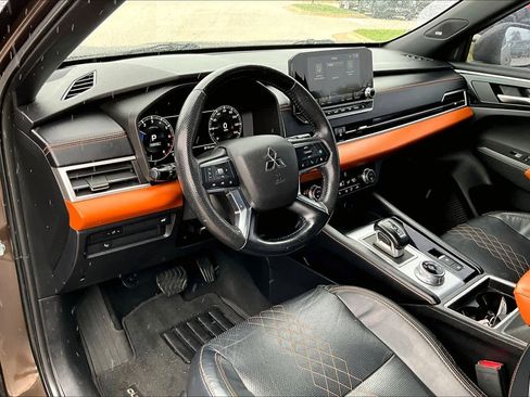 Used 2022 Mitsubishi Outlander SEL image 17