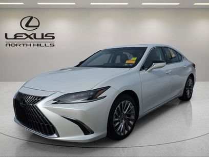 Used 2023 Lexus ES 300h w/ Accessory Package (Z2)