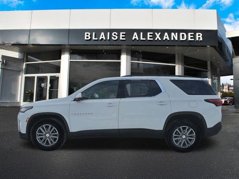 Used 2023 Chevrolet Traverse LT image 6