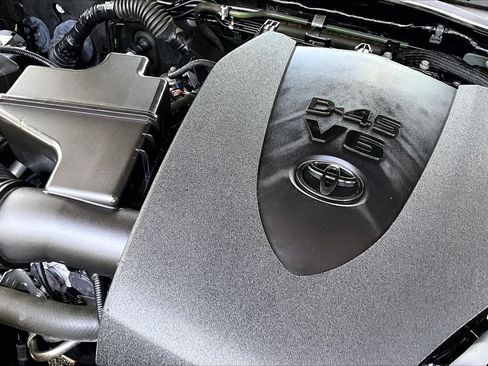 Used 2022 Toyota Tacoma SR5 AWD/4WD image 30