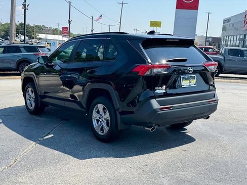 Used 2025 Toyota RAV4 XLE w/ Convenience Package FWD image 5