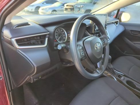 Used 2022 Toyota Corolla LE FWD image 12