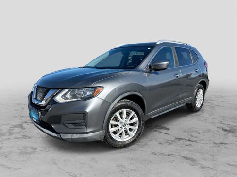 Used 2017 Nissan Rogue SV image 1