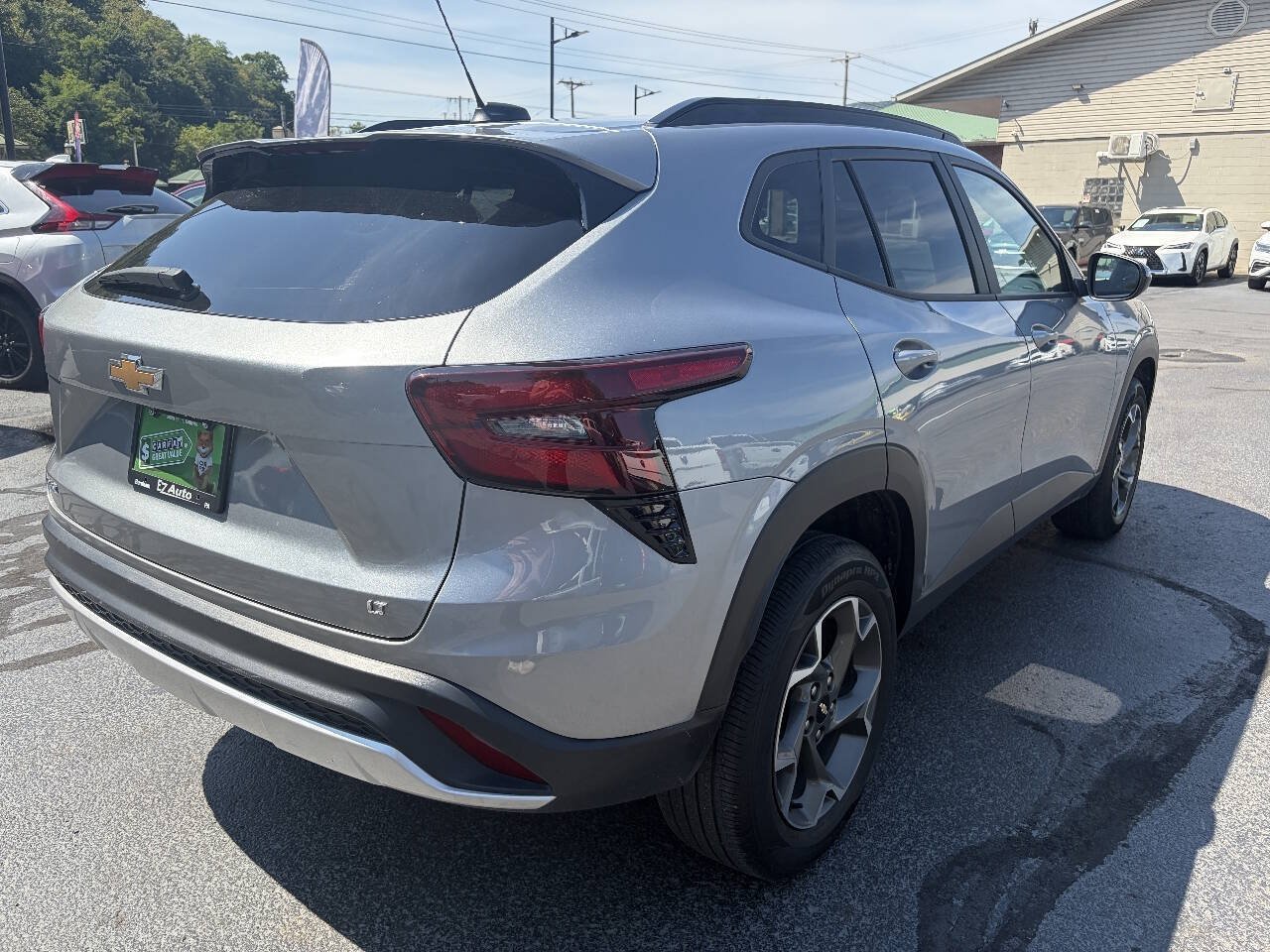 Used 2024 Chevrolet Trax LT FWD image 9