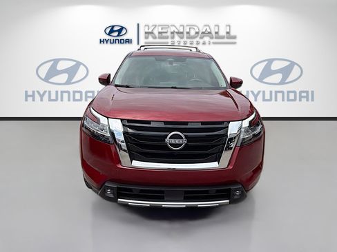 Used 2022 Nissan Pathfinder SL w/ SL Premium Package FWD image 2
