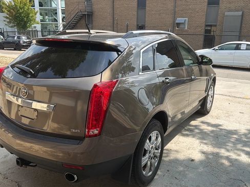 Used 2014 Cadillac SRX Luxury w/ Driver Awareness Package FWD image 9