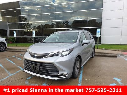 Used 2022 Toyota Sienna XLE