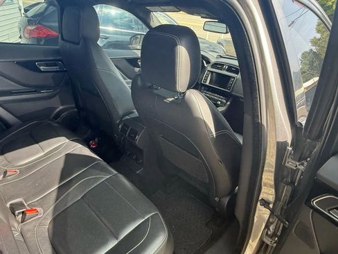 Used 2017 Jaguar F-PACE R-Sport image 6