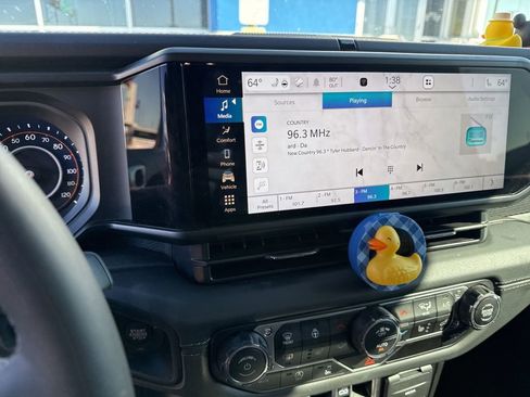 Used 2025 Jeep Wrangler Unlimited Rubicon image 13