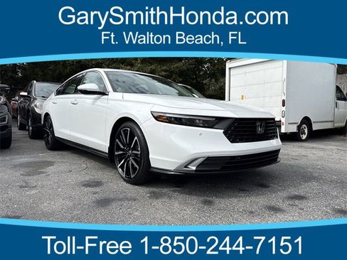 Used 2025 Honda Accord Touring image 1