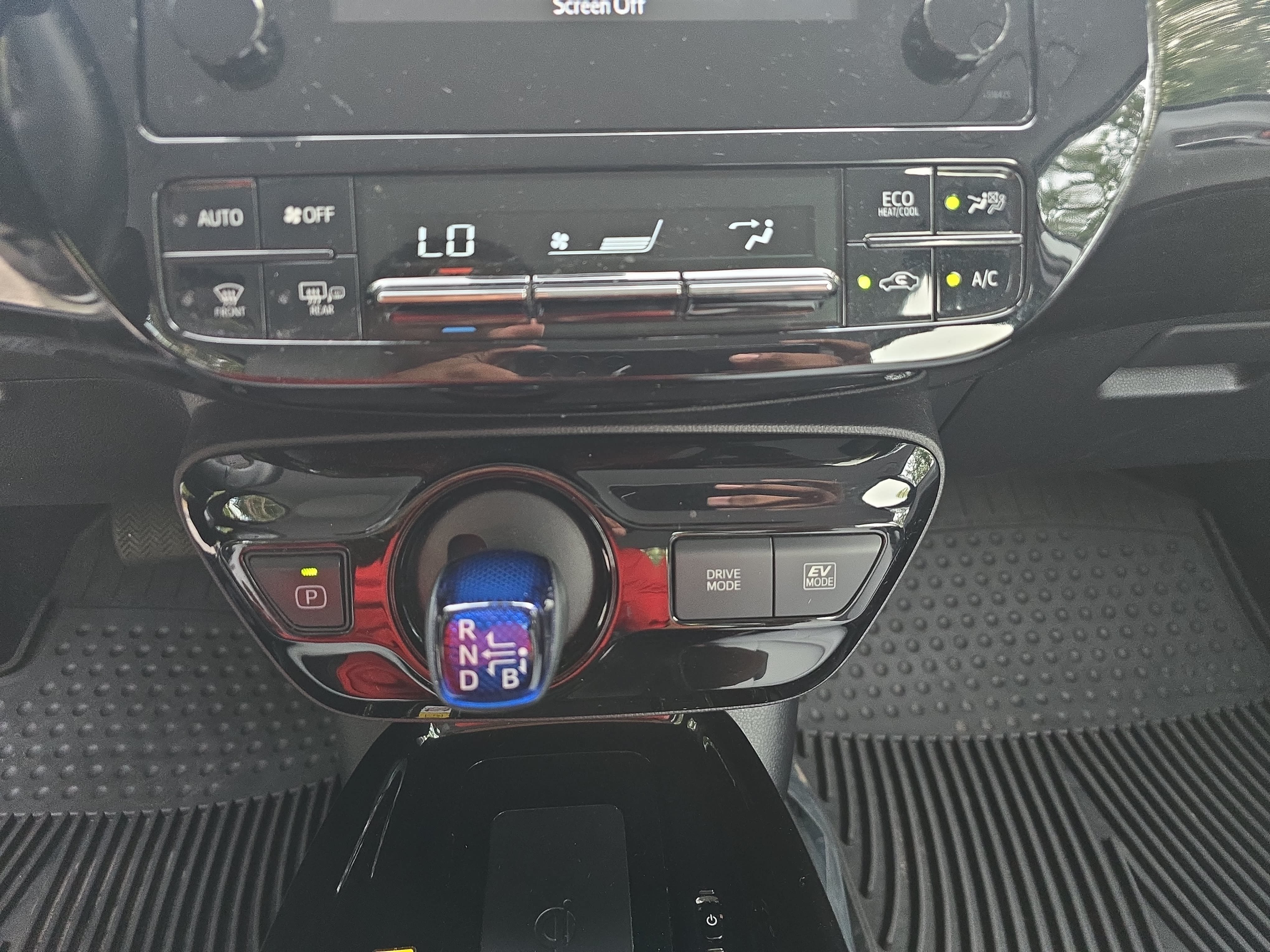 Used 2019 Toyota Prius XLE FWD image 22