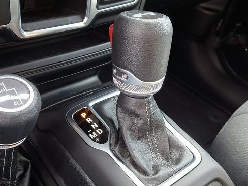Used 2024 Jeep Wrangler Sport AWD/4WD image 16