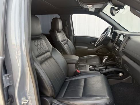 Used 2022 Nissan Frontier PRO-4X w/ Pro-4X Premium Package AWD/4WD image 31