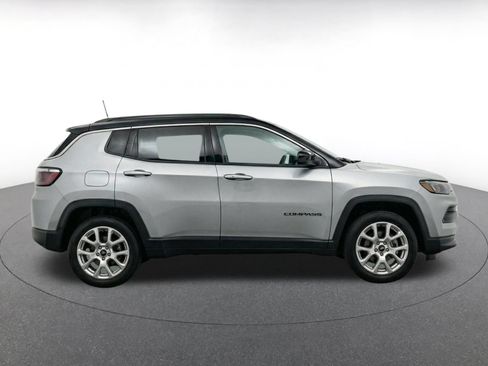 Used 2025 Jeep Compass Limited AWD/4WD image 10