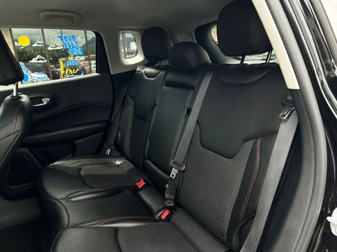 Used 2021 Jeep Compass Trailhawk w/ Convenience Group AWD/4WD image 5