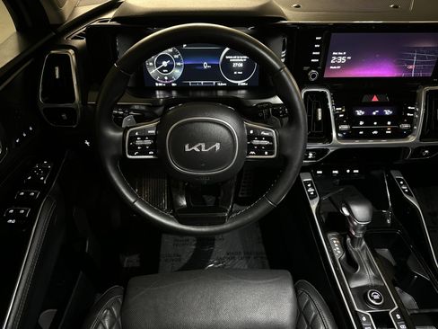 Certified 2022 Kia Sorento SX image 13