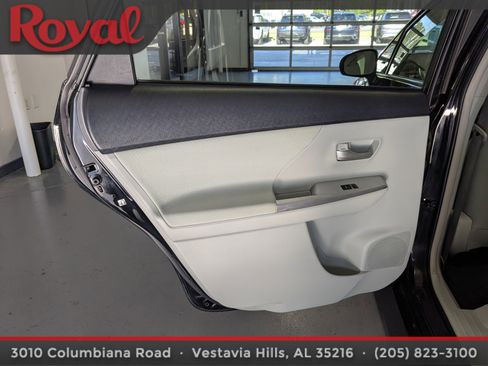 Used 2014 Toyota Prius V Three image 13
