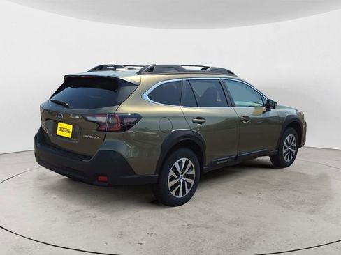 Used 2025 Subaru Outback Premium AWD/4WD image 5