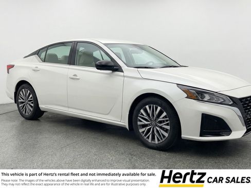 Used 2025 Nissan Altima 2.5 SV image 1