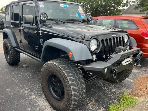 Used 2015 Jeep Wrangler Unlimited Rubicon image 3