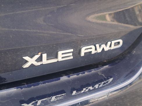 Used 2022 Toyota Highlander XLE image 7